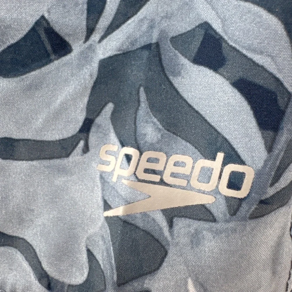 Speedo dive into